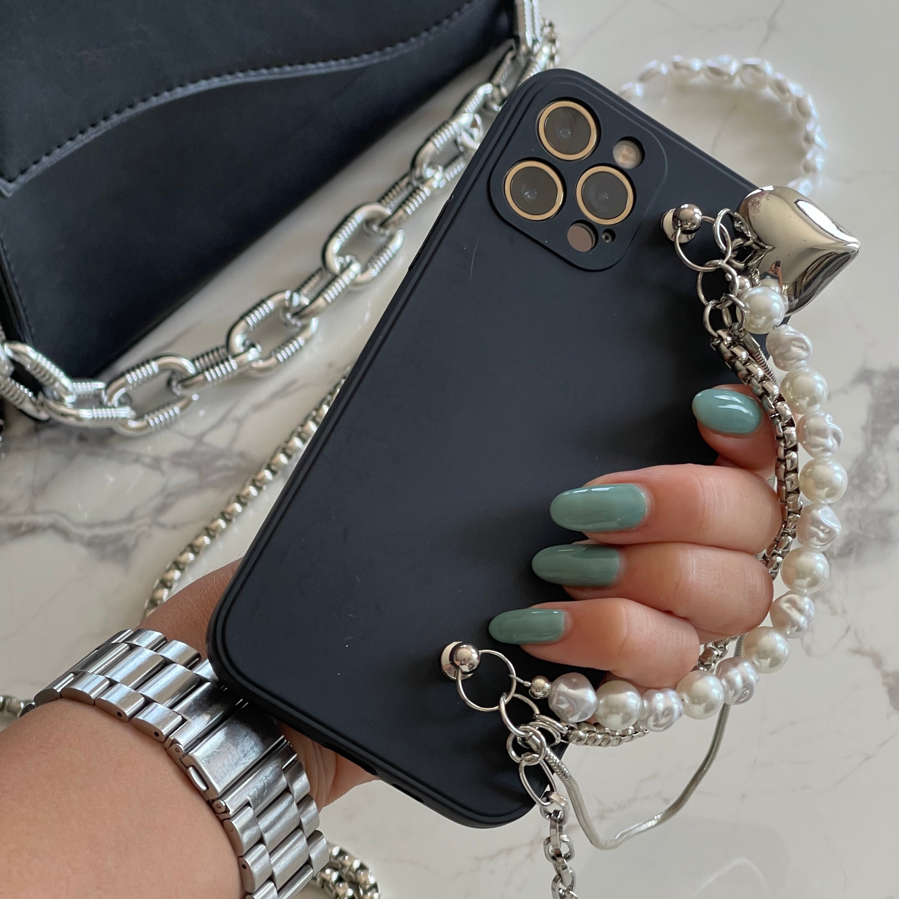 iPhone Case With Chain And Pearls