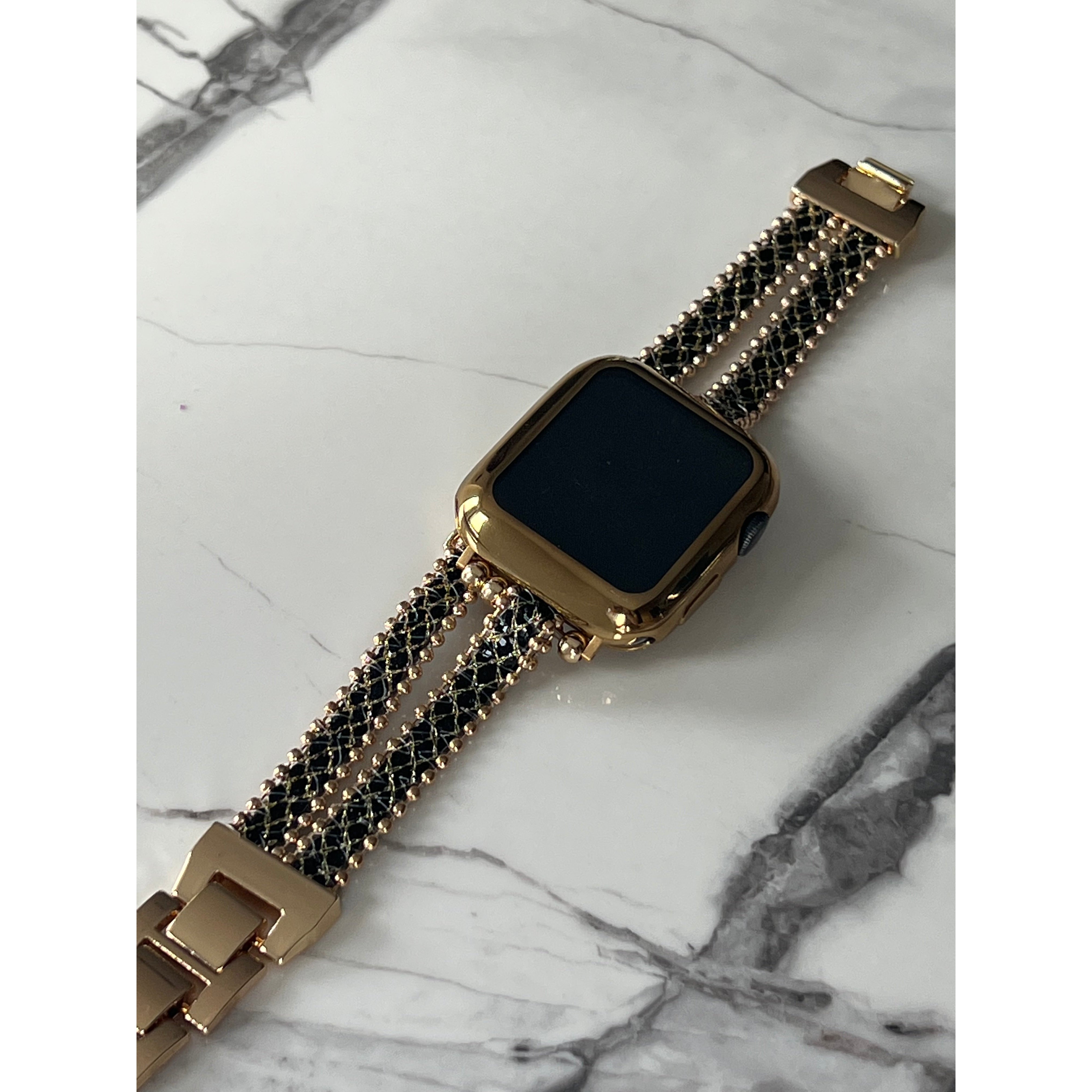 Amor Apple Watch Band