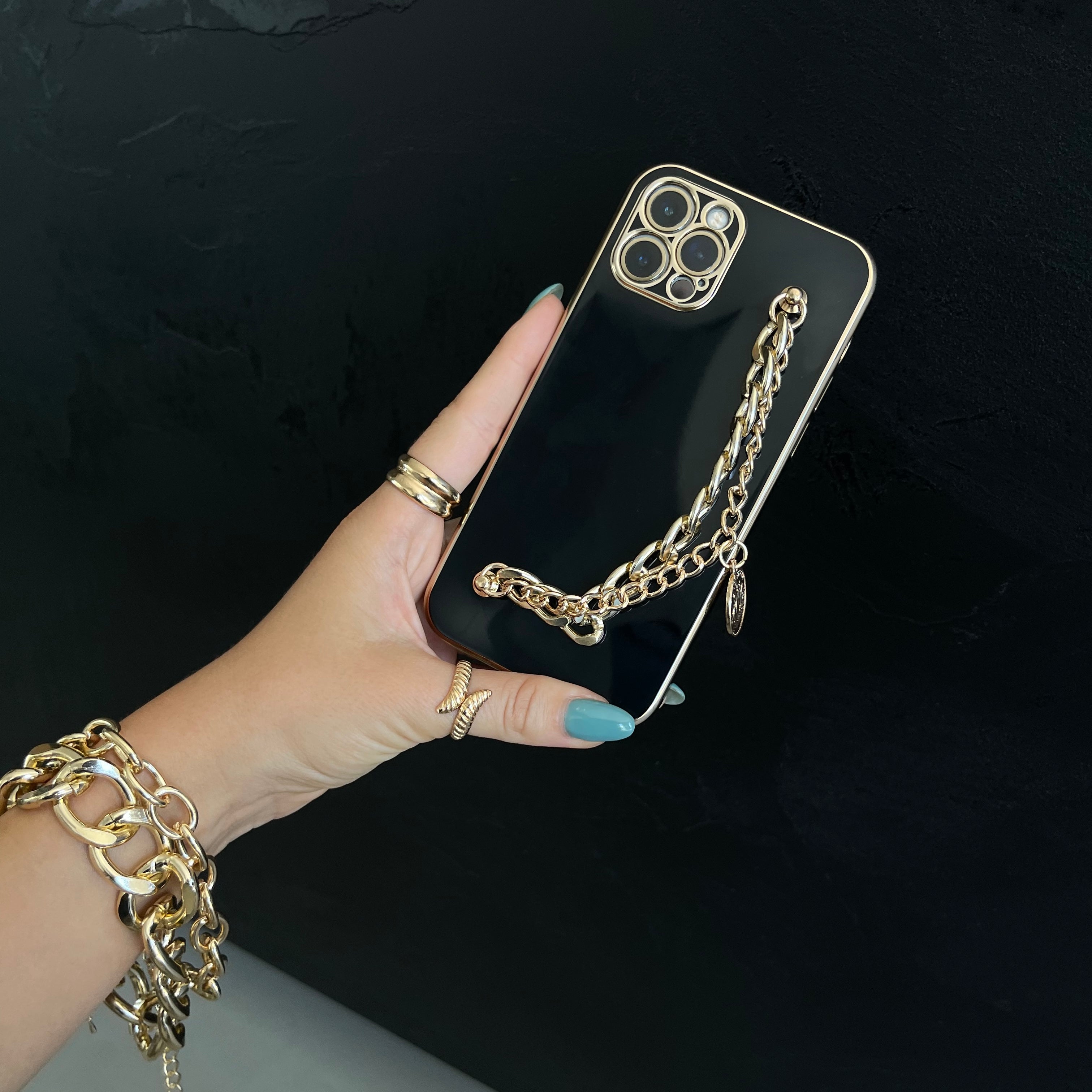 Iphone 13 Premium LV Cover Golden With Diamonds & Chain