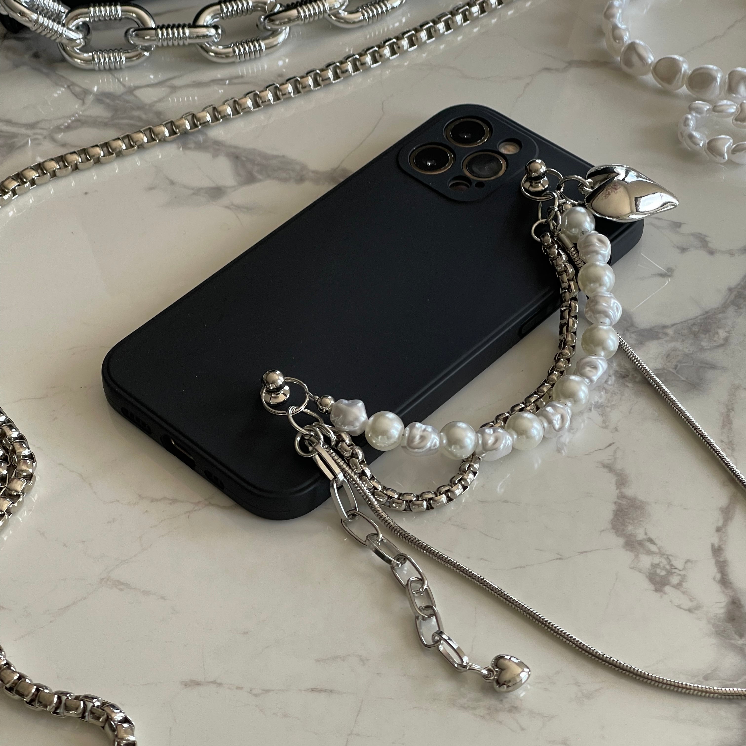 iPhone Case With Chain And Pearls